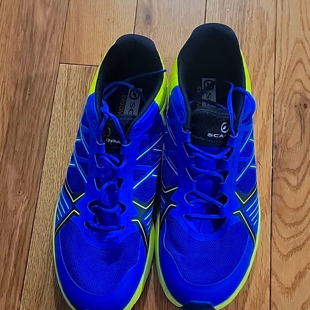 Shoes - Picture 2 of 4